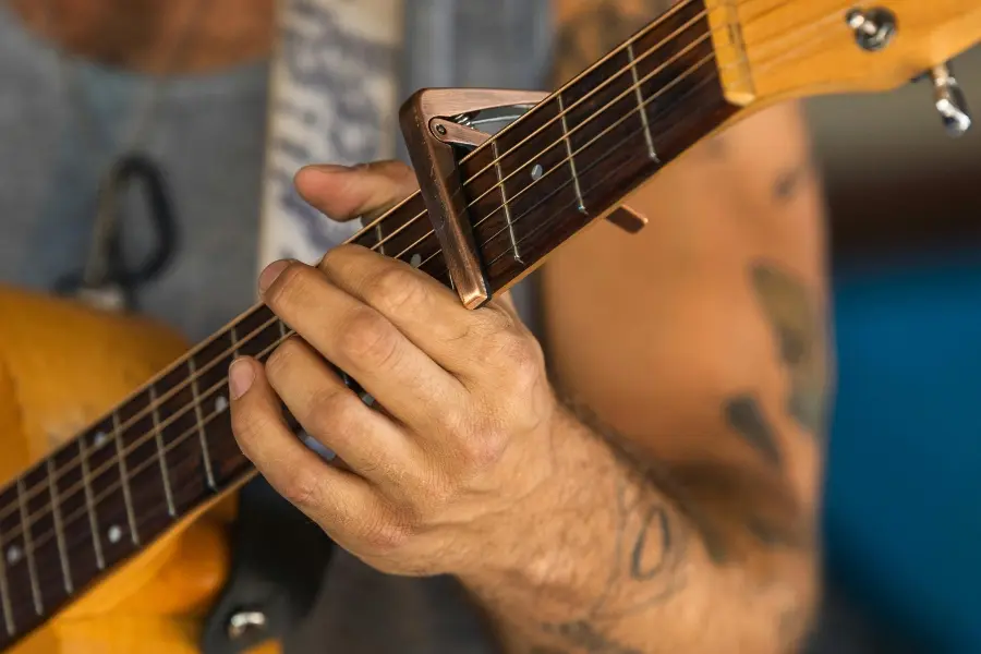 cejilla guitarra acústica